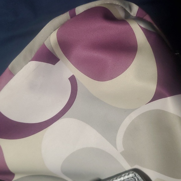 Coach Signature Satin Print - Picture 16 of 16